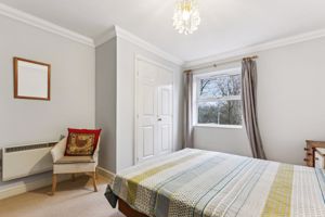 BEDROOM - click for photo gallery